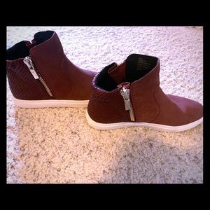 Kenneth Cole boots / sneakers